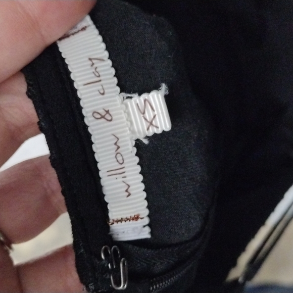 EUC Willow and Clay Black dress with floral knit pattern size XS - Picture 7 of 10